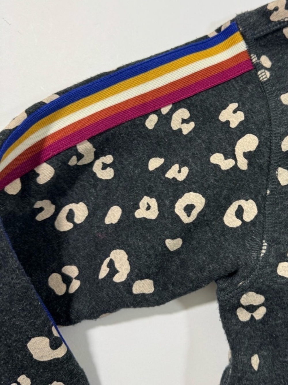 Evereve Charcoal Leopard Print Hoodie - Picture 7 of 14